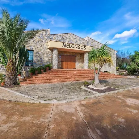 Melongos Villa *