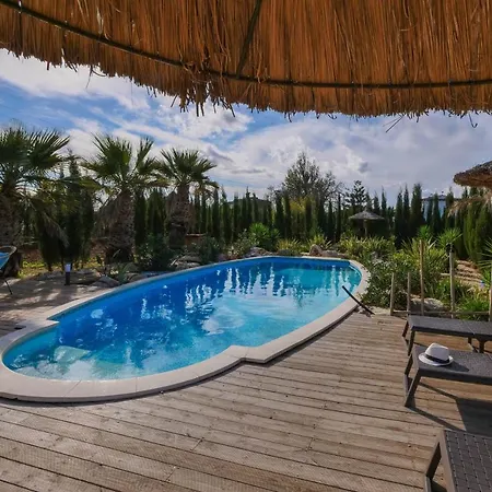 Villa Melongos